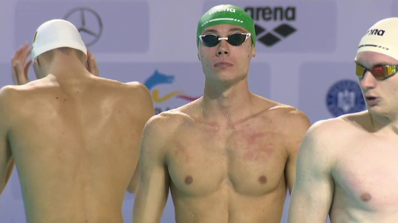 „Nu am de gând să concurez pentru Africa de Sud!” David Popovici, pus pe glume după ce a luat medalia de aur la Campionatul Național de Înot în bazin scurt _15