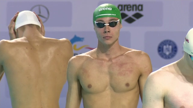 „Nu am de gând să concurez pentru Africa de Sud!” David Popovici, pus pe glume după ce a luat medalia de aur la Campionatul Național de Înot în bazin scurt _16