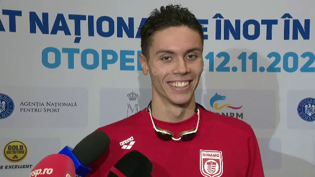 „Nu am de gând să concurez pentru Africa de Sud!” David Popovici, pus pe glume după ce a luat medalia de aur la Campionatul Național de Înot în bazin scurt _27