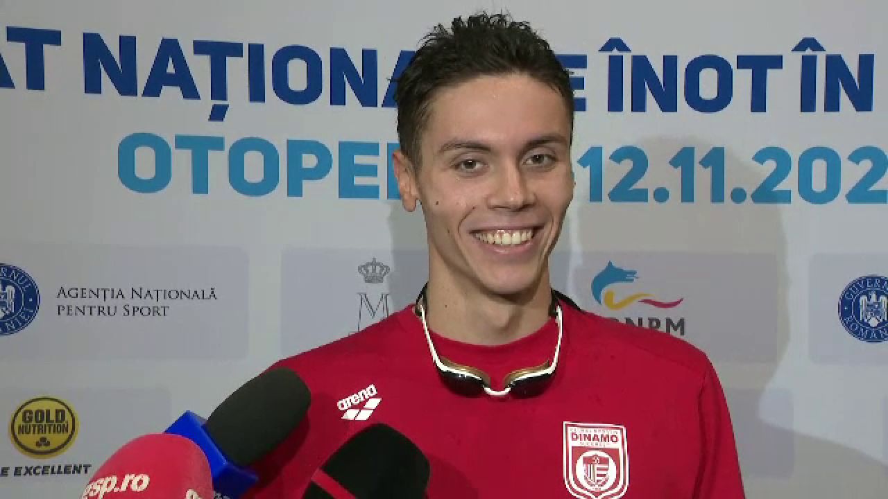 „Nu am de gând să concurez pentru Africa de Sud!” David Popovici, pus pe glume după ce a luat medalia de aur la Campionatul Național de Înot în bazin scurt _23