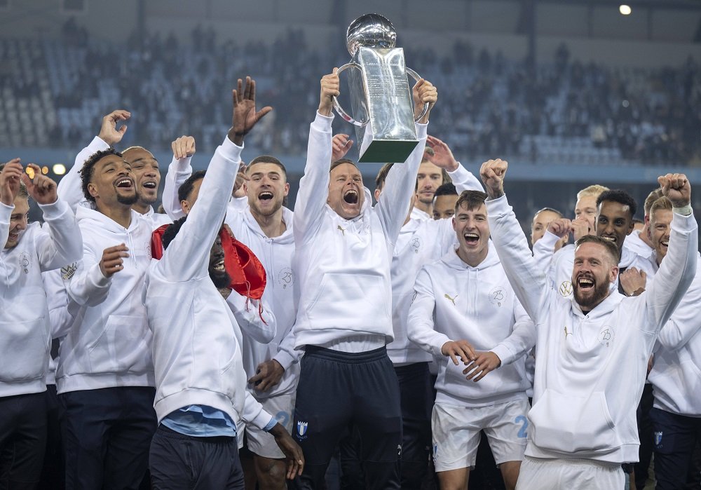 Nebunie în ultima etapă! ”Finala” campionatului, întreruptă timp de o oră și jumătate! Cine a luat titlul în Suedia_8
