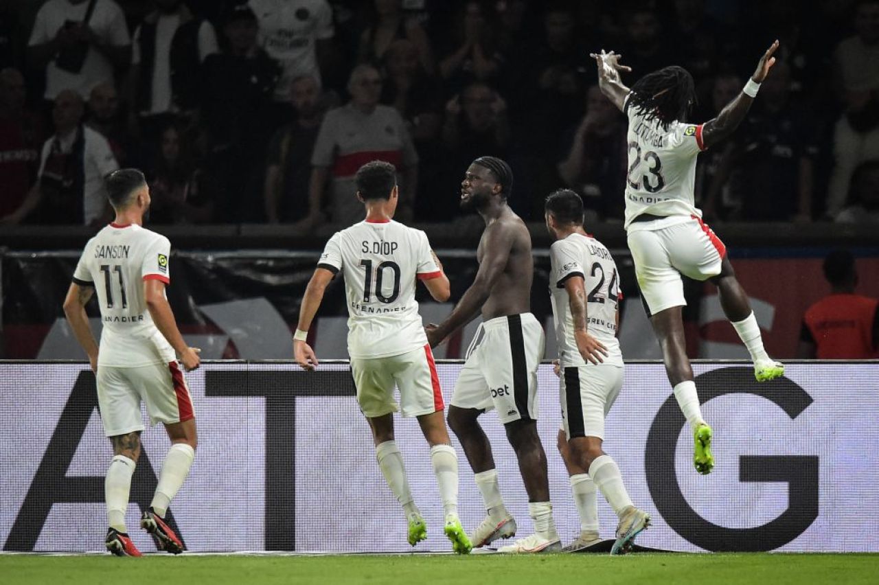 Antrenorul din Bacău care l-a descoperit pe Terem Moffi, ”nașul” lui PSG și golgheterul lui Nice, singura echipă neînvinsă din Ligue 1, revine în România!_4