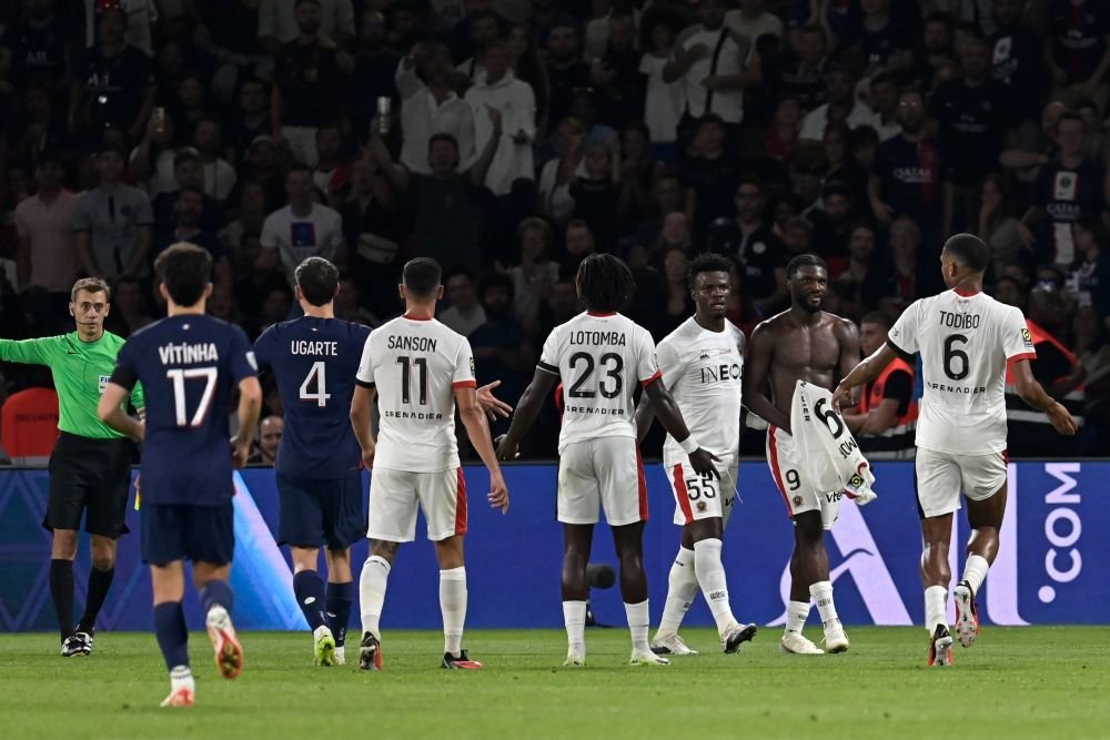 Antrenorul din Bacău care l-a descoperit pe Terem Moffi, ”nașul” lui PSG și golgheterul lui Nice, singura echipă neînvinsă din Ligue 1, revine în România!_6