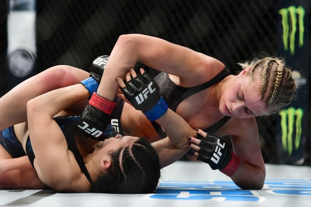 Cea mai sexy luptătoare din MMA a câștigat în 24 de ore mai mult decât în toată cariera sportivă!_10