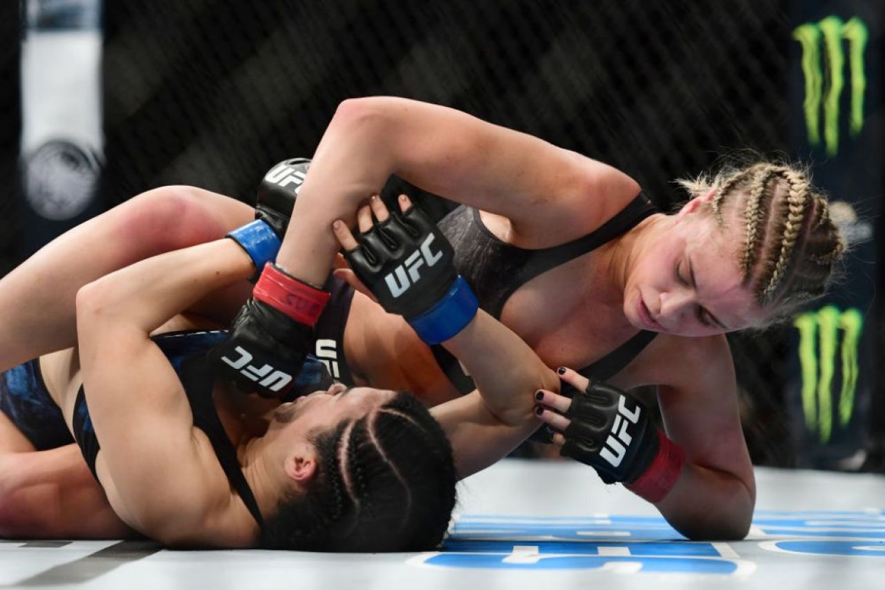 Cea mai sexy luptătoare din MMA a câștigat în 24 de ore mai mult decât în toată cariera sportivă!_10
