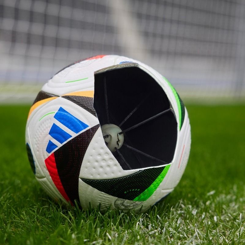 Cu ea să jucăm la Euro 2024! UEFA a prezentat mingea oficială de la turneul final al Campionatului European_3