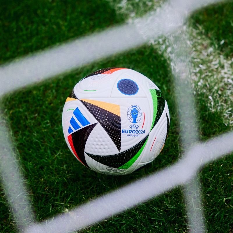 Cu ea să jucăm la Euro 2024! UEFA a prezentat mingea oficială de la turneul final al Campionatului European_4