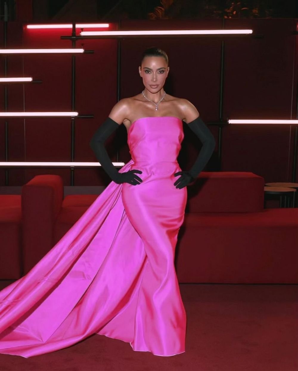 „M-am speriat al dracului de tare!” Kim Kardashian, despre momentul în care l-a întâlnit pe starul fotbalului mondial _16