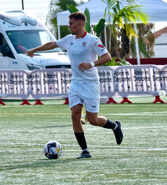 Căpitanul României U19 e născut în Spania și joacă la Sevilla, alături de idolul Sergio Ramos! 