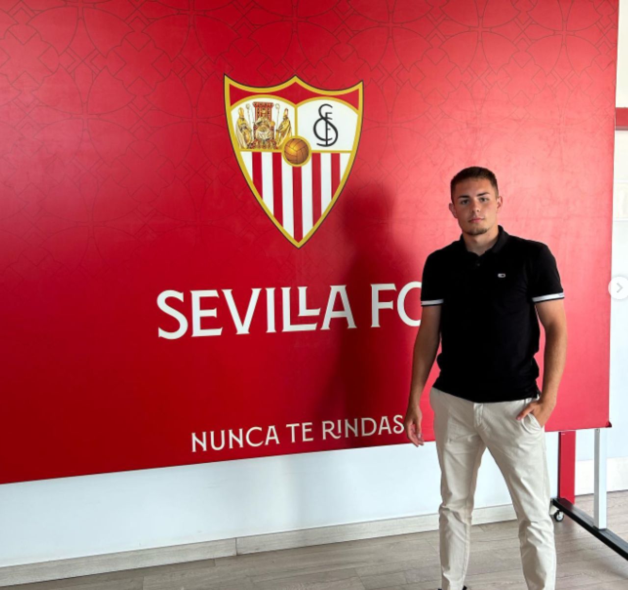 Căpitanul României U19 e născut în Spania și joacă la Sevilla, alături de idolul Sergio Ramos!