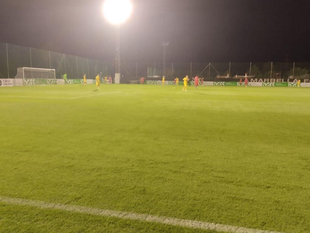 Explicațiile selecționerului de la U19 după 0-6 cu Anglia și cum se înțelege cu „tricolorii” care nu știu limba română_4
