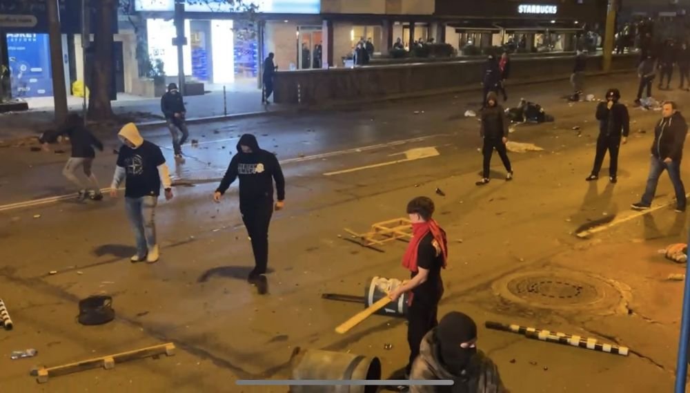 Dezastru la Sofia, în timpul partidei Bulgaria - Ungaria! Ultrașii din toată țara au declanșat haosul pe străzi_6