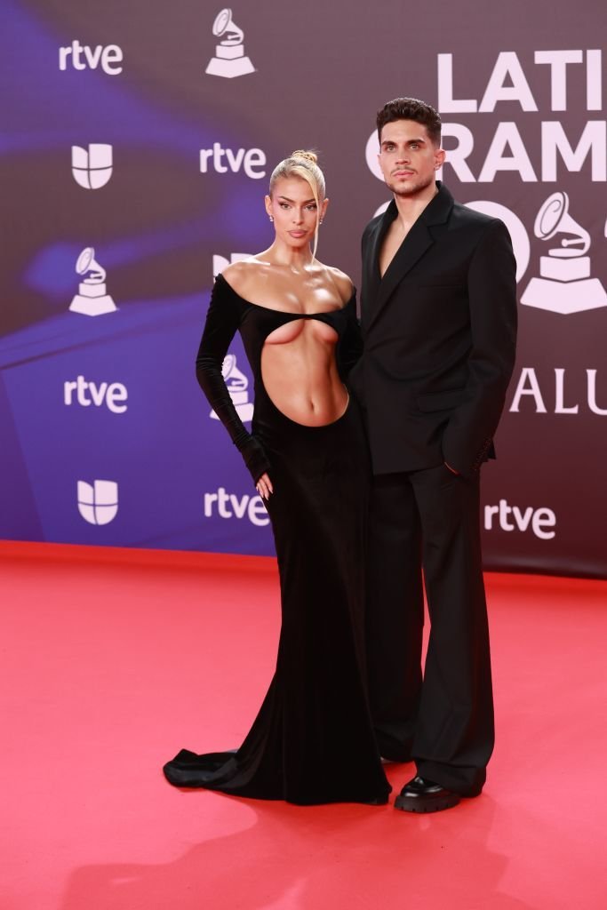 Cea mai sexy iubită de fotbalist nu se dezice! Aproape de accident vestimentar pe covorul roșu + Shakira, fără lenjerie intimă _4