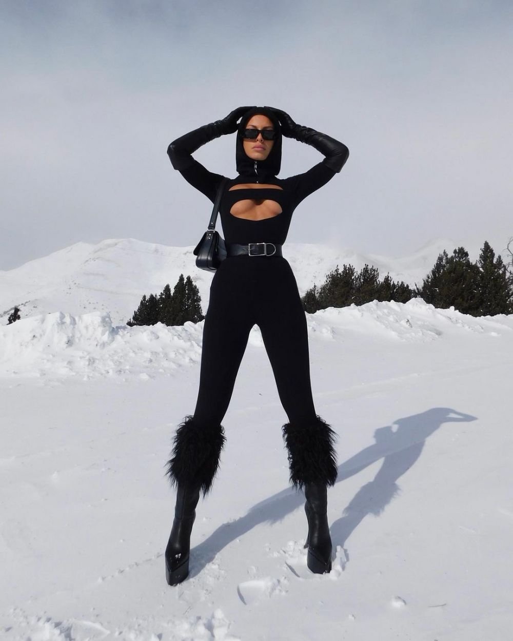 Cea mai sexy iubită de fotbalist nu se dezice! Aproape de accident vestimentar pe covorul roșu + Shakira, fără lenjerie intimă _61