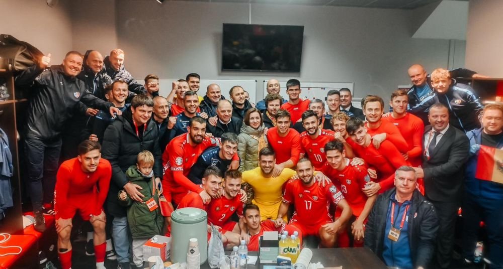 Maia Sandu pe stadion: ”Hai, Moldova!” vs Klaus Iohannis în Zanzibar_2