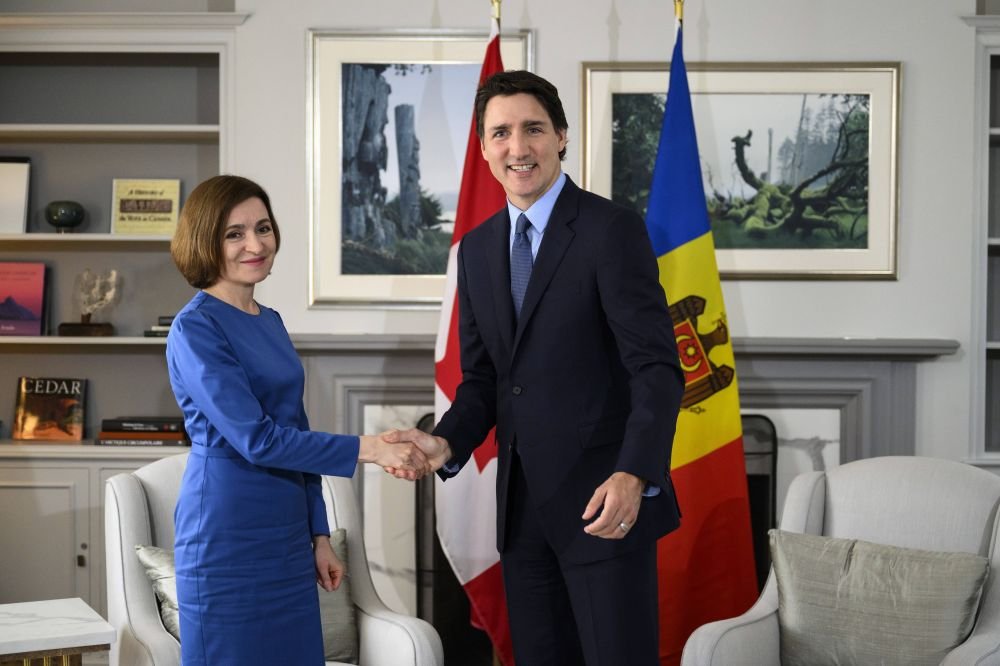Maia Sandu pe stadion: ”Hai, Moldova!” vs Klaus Iohannis în Zanzibar_11