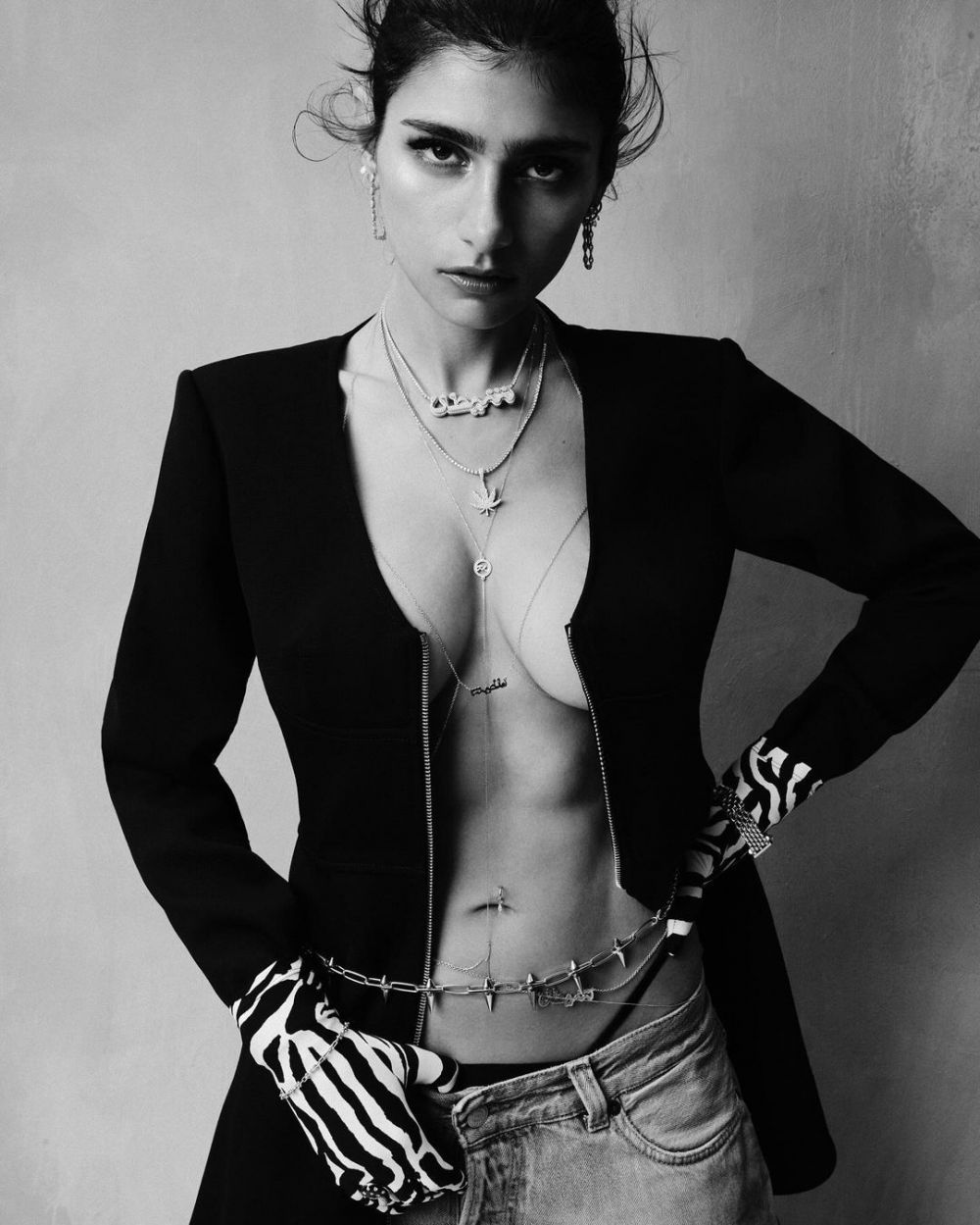 Mia Khalifa s-a pozat pe barcă în tricoul echipei favorite din Italia! Clubul a reacționat imediat și i-a lăsat comentariu _12