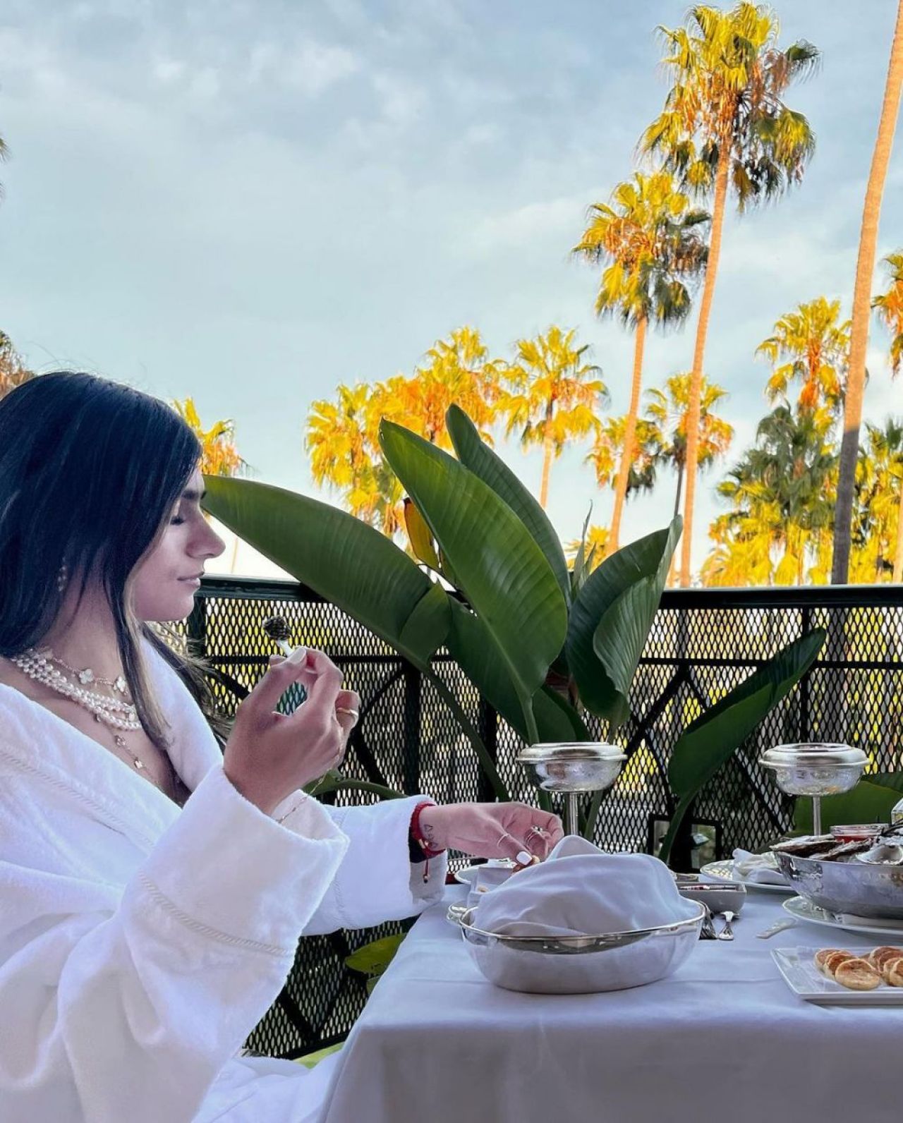 Mia Khalifa s-a pozat pe barcă în tricoul echipei favorite din Italia! Clubul a reacționat imediat și i-a lăsat comentariu _44