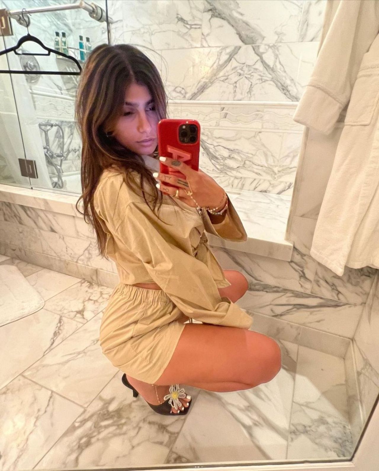 Mia Khalifa s-a pozat pe barcă în tricoul echipei favorite din Italia! Clubul a reacționat imediat și i-a lăsat comentariu _46