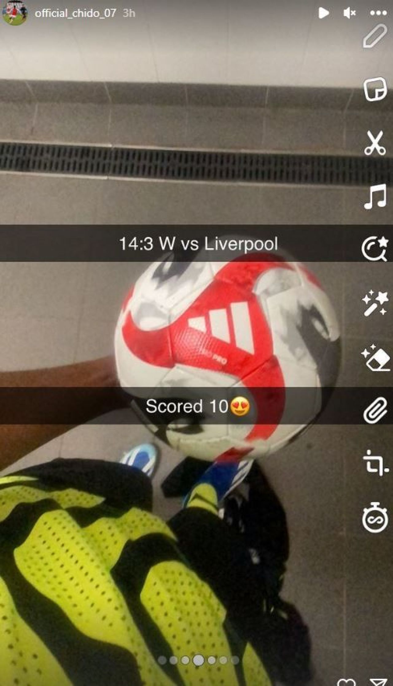 Arsenal a demolat-o pe Liverpool! Cine e jucătorul care a înscris 10 goluri în meciul încheiat 14-3 _2