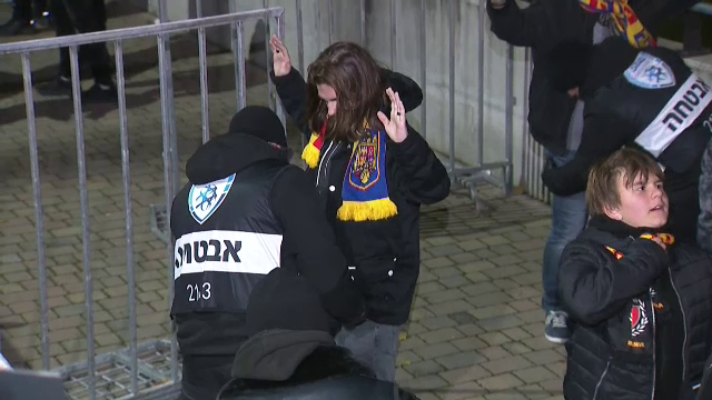 Controale drastice pentru suporterii tricolori înaintea meciului cu Israel. Au fost mobilizați sute de jandarmi, inclusiv din România_4