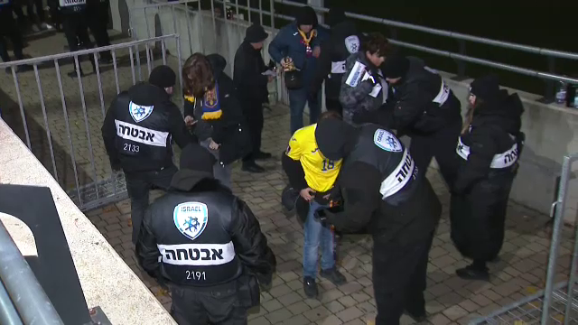 Controale drastice pentru suporterii tricolori înaintea meciului cu Israel. Au fost mobilizați sute de jandarmi, inclusiv din România_5