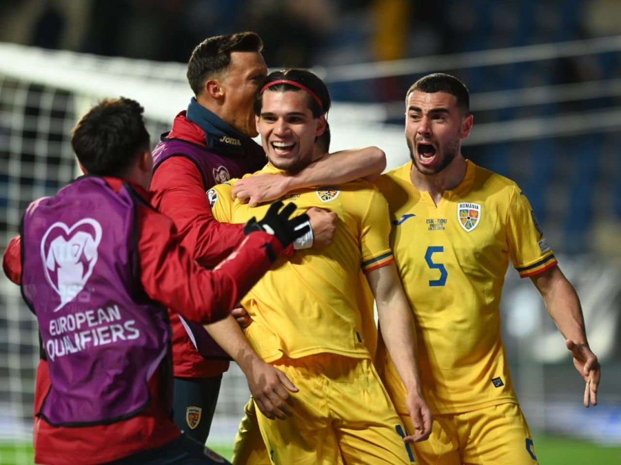 Cele mai tari imagini din Israel - România 1-2!_17