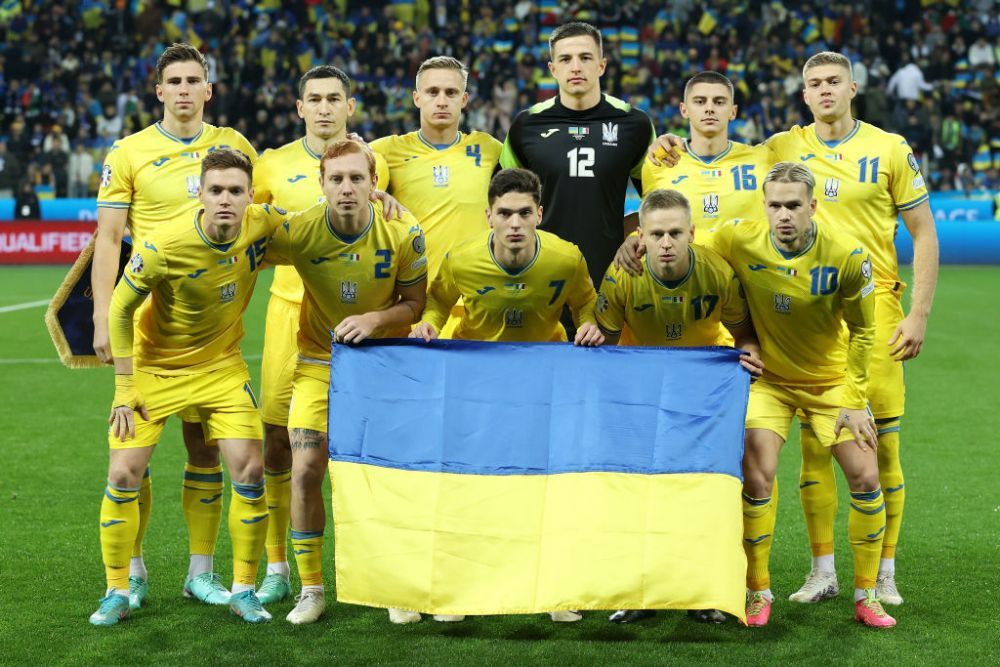 Atmosferă superbă la meciul decisiv! Fanii italieni au aplaudat în timpul intonării imnului Ucrainei: cum au apărut fotbaliștii_3