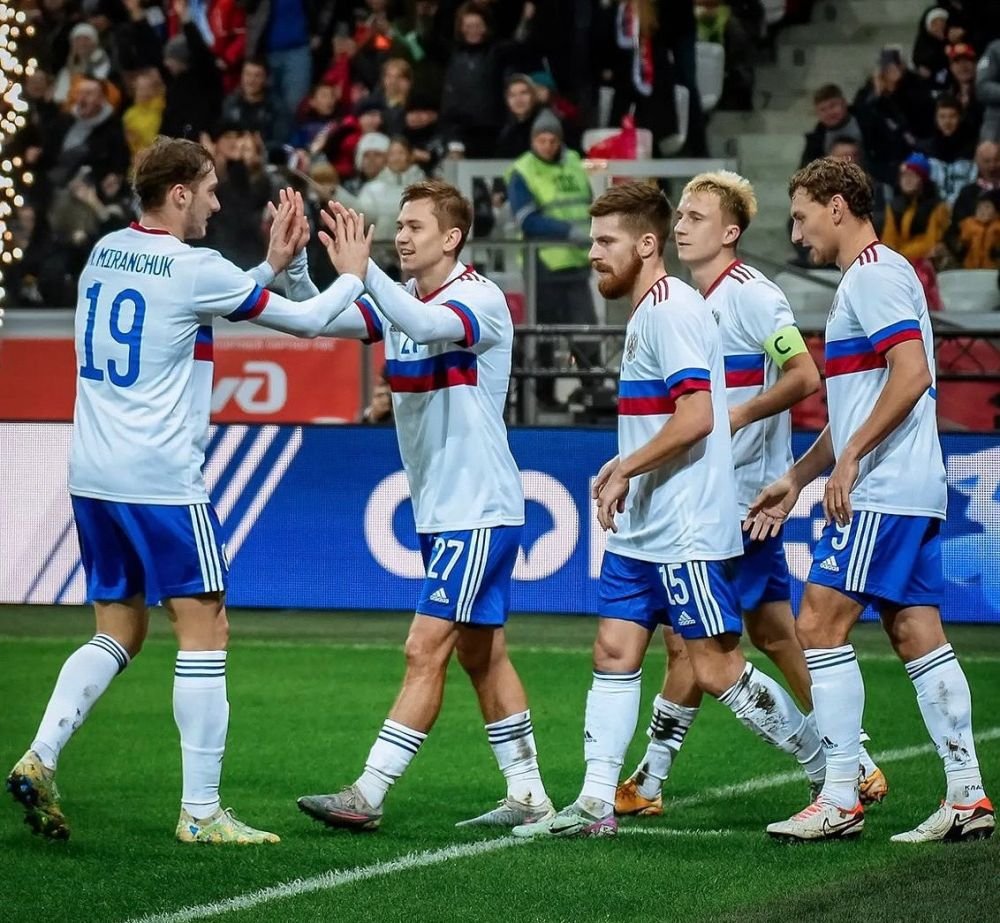 „Rusia e vie și și-a etalat puterea!” Naționala lui Karpin, victorie cu 8-0 în fața a peste 40.000 de oameni_4