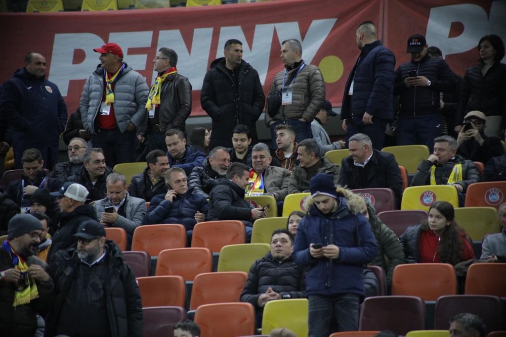 VIP! Marcel Ciolacu și-a strâns la gât fularul României și a venit pe Arena Națională_3