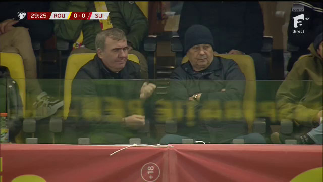 Întâlnirea titanilor! Gică Hagi și Mircea Lucescu, prezenți la România - Elveția_17