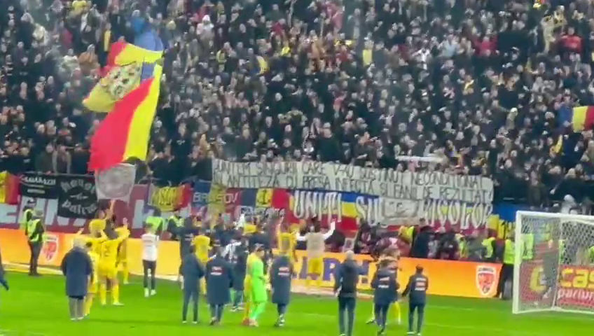 Primul gest făcut de fotbaliști după România - Elveția 1-0_11
