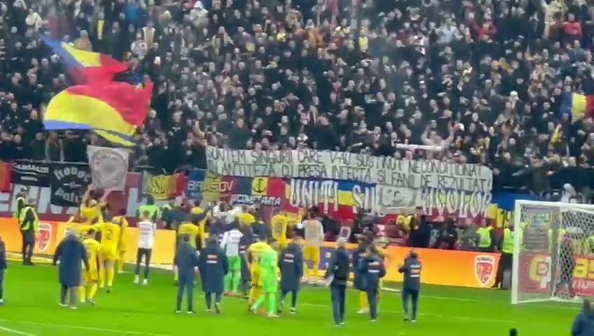Primul gest făcut de fotbaliști după România - Elveția 1-0_14