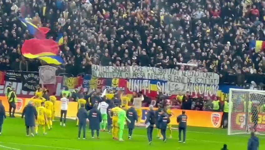Primul gest făcut de fotbaliști după România - Elveția 1-0_15