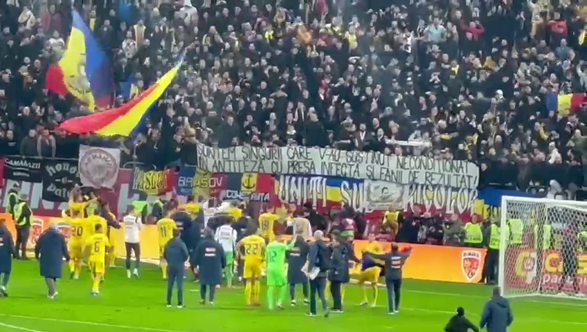 Primul gest făcut de fotbaliști după România - Elveția 1-0_18