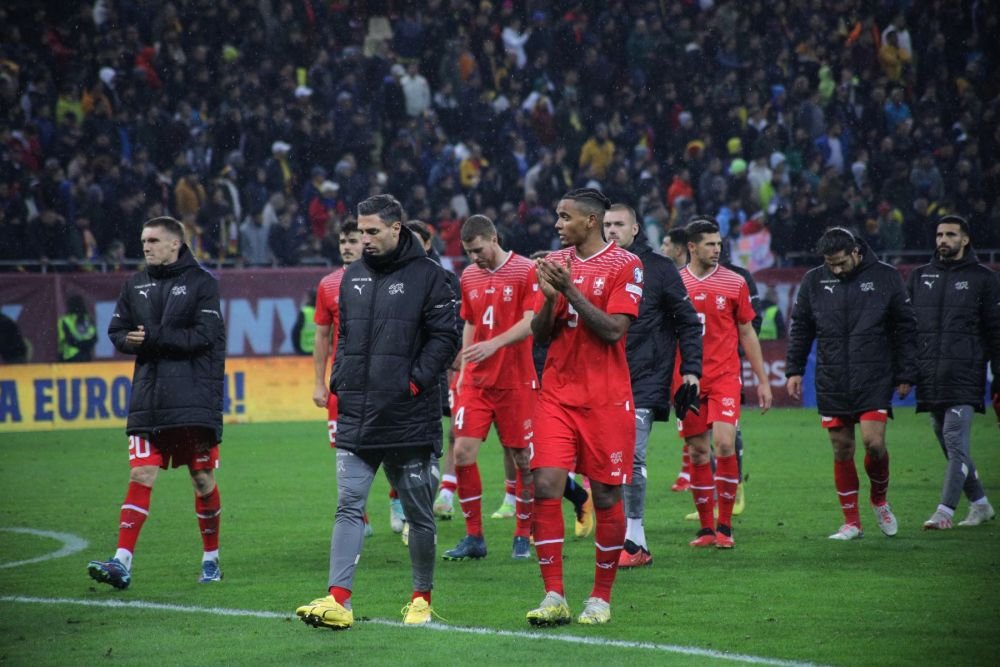 Gest frumos al fotbaliștilor Elveției, la finalul meciului cu România_11