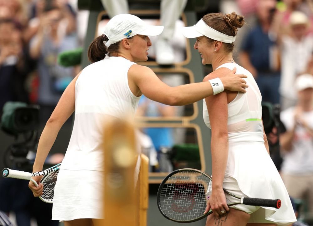 Petrece în bikini terminarea sezonului pe locul 1 WTA: ipostazele în care a fost surprinsă Iga Swiatek în vacanță _38