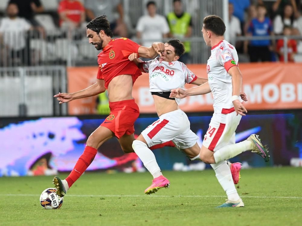 Derby de Rom&acirc;nia! Cel mai dezechilibrat meci din ultimii 20 de ani. Dinamo, mult &icirc;n spatele rivalei FCSB