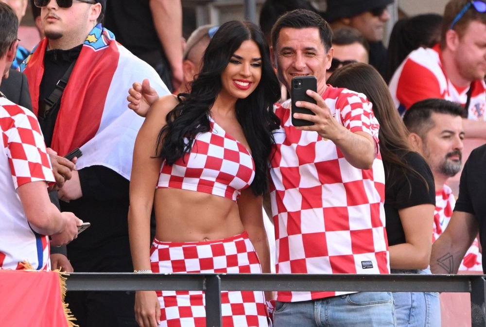 Ivana Knoll nu se dezminte după ce Croația s-a calificat la EURO 2024. Promisiunea celei mai cunoscute susținătoare a naționalei_28