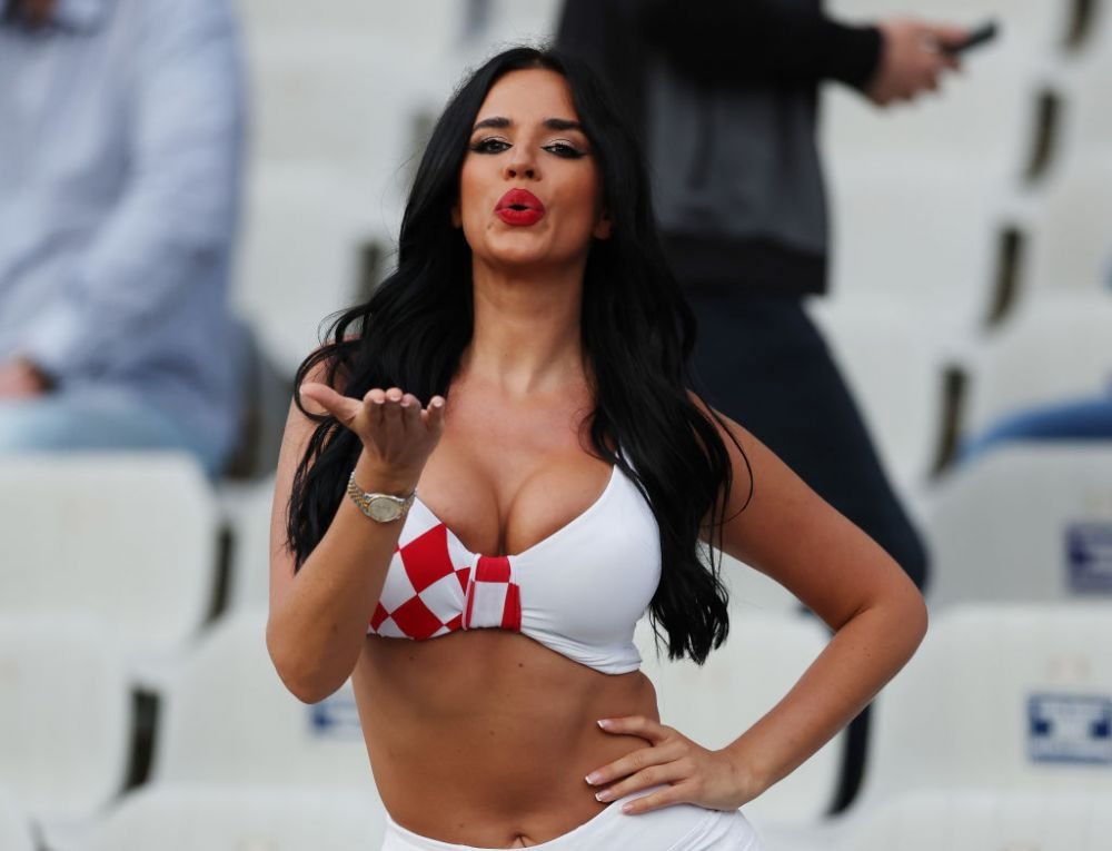 Ivana Knoll nu se dezminte după ce Croația s-a calificat la EURO 2024. Promisiunea celei mai cunoscute susținătoare a naționalei_57