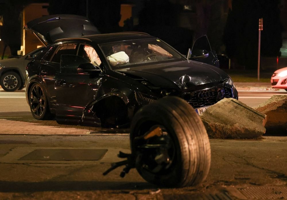 El este Mario Balotelli! A făcut accident de mașină, a ieșit dintre airbaguri și a refuzat testul de alcoolemie_4