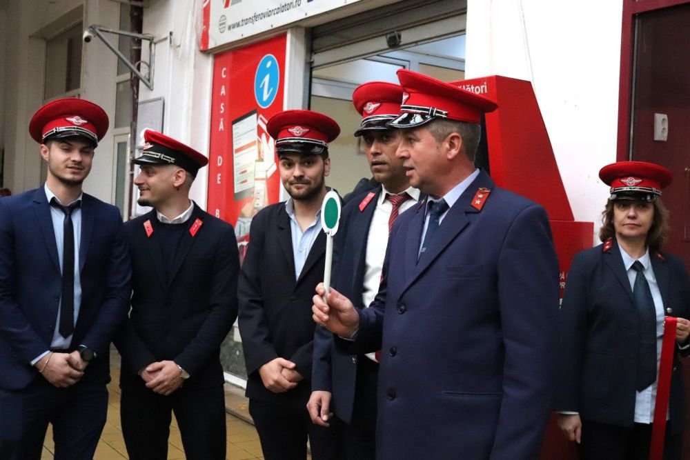 Rapid și-a deschis fan-shop în Gara de Nord. Rică Răducanu a făcut show la inaugurare_12
