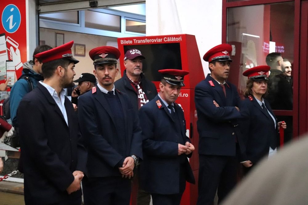 Rapid și-a deschis fan-shop în Gara de Nord. Rică Răducanu a făcut show la inaugurare_20