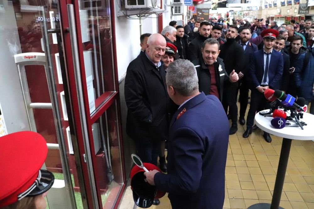 Rapid și-a deschis fan-shop în Gara de Nord. Rică Răducanu a făcut show la inaugurare_22