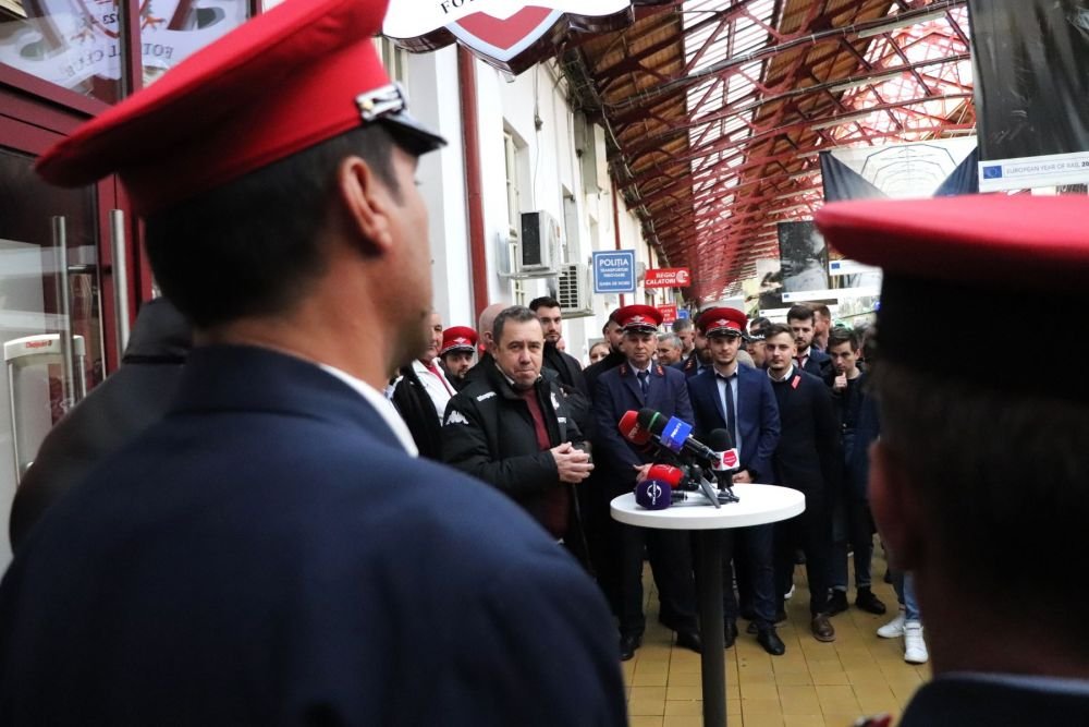 Rapid și-a deschis fan-shop în Gara de Nord. Rică Răducanu a făcut show la inaugurare_23