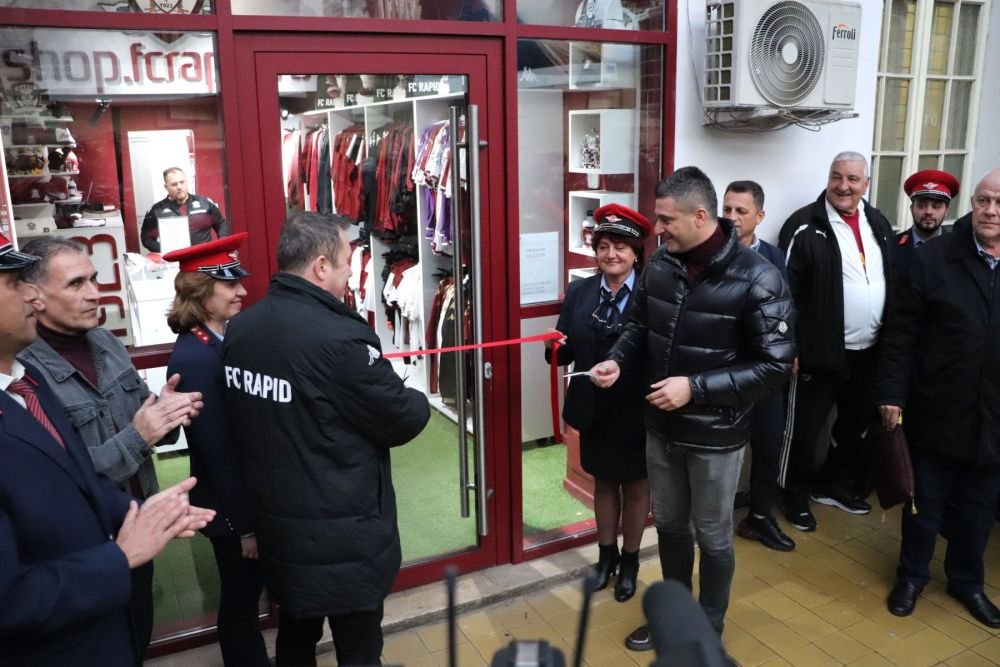 Rapid și-a deschis fan-shop în Gara de Nord. Rică Răducanu a făcut show la inaugurare_26
