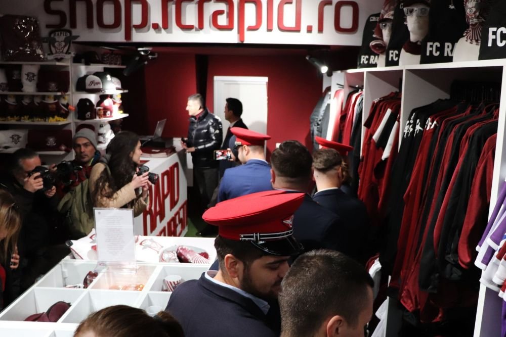 Rapid și-a deschis fan-shop în Gara de Nord. Rică Răducanu a făcut show la inaugurare_29