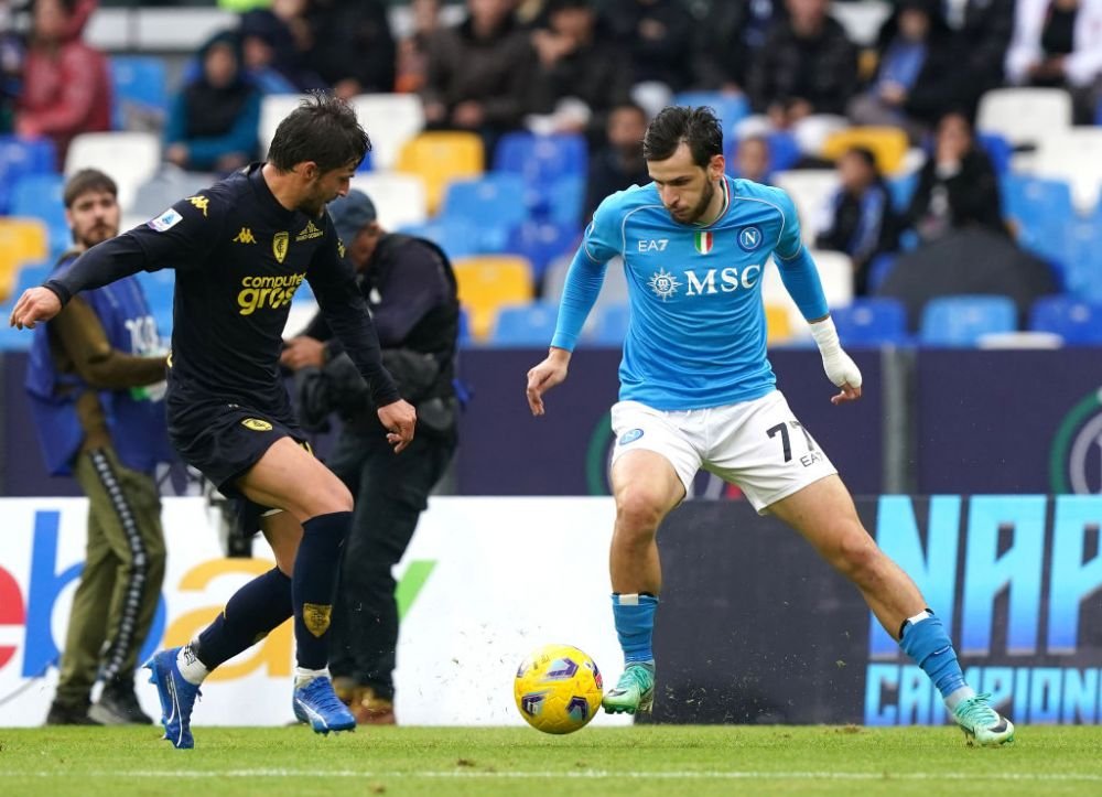 Vedeta lui Napoli, vânată de granzii Europei. 