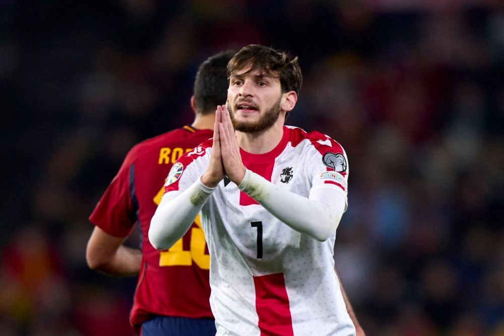 Vedeta lui Napoli, vânată de granzii Europei. 