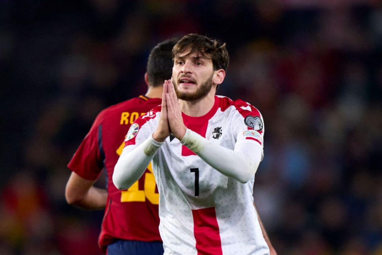 Vedeta lui Napoli, vânată de granzii Europei.